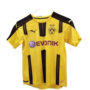 PUMA Boy Soccer Shirt Large